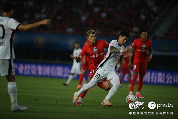 海港客场2-1逆转河南，替补克劳德头槌制胜