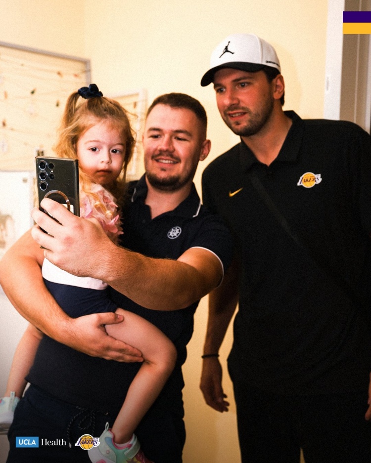 æ›¼å·´ä¼ æ‰¿ï¼�东契奇&é‡Œå¤«æ–¯ç­‰æ¹–äººç�ƒå‘˜å�‚åŠ å�¢å¸ƒå°”é›…é‚£ç§‘æ¯”æ—¥æ´»åŠ¨